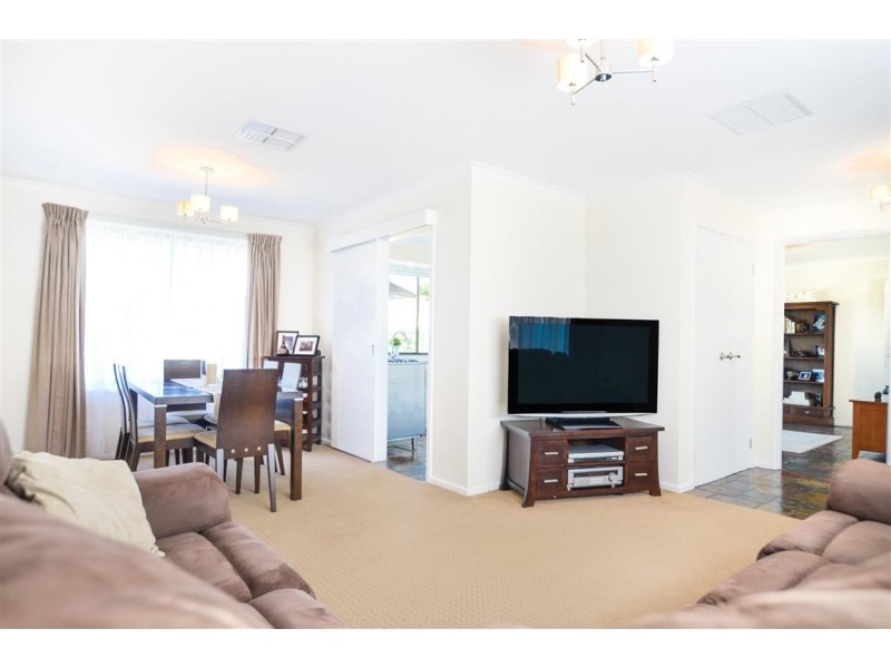 32 Latimer Crescent, Trott Park SA 5158