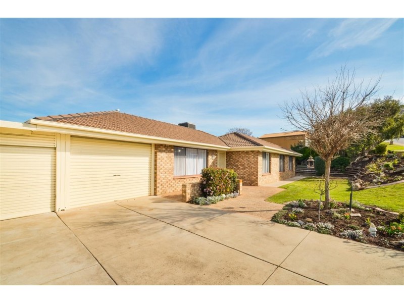 32 Latimer Crescent, Trott Park SA 5158
