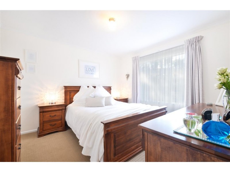 32 Latimer Crescent, Trott Park SA 5158