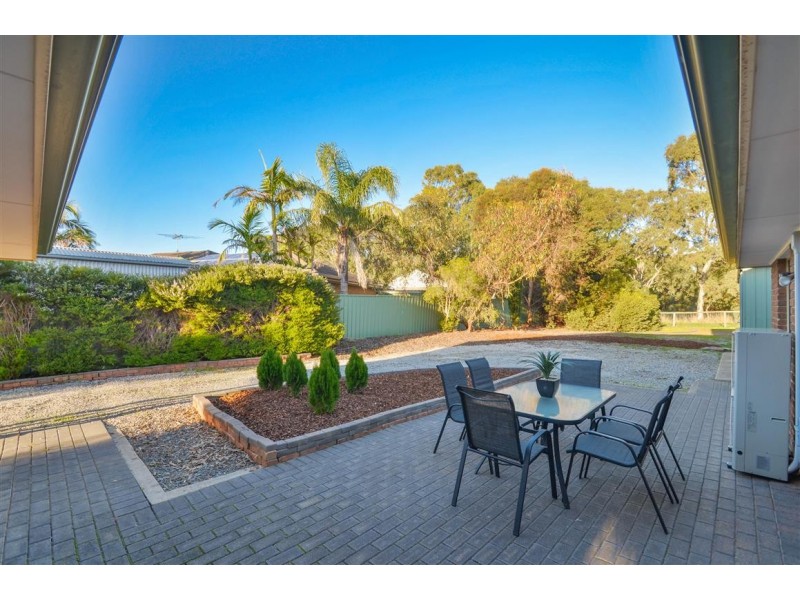 16 Brookland Valley Drive, Woodcroft SA 5162