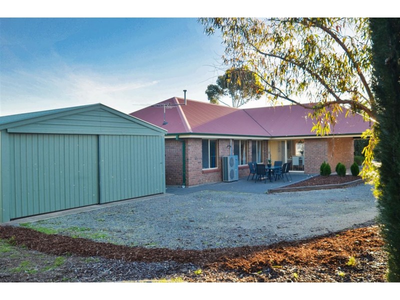 16 Brookland Valley Drive, Woodcroft SA 5162