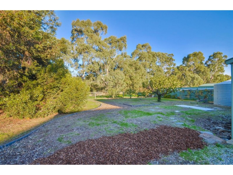 16 Brookland Valley Drive, Woodcroft SA 5162