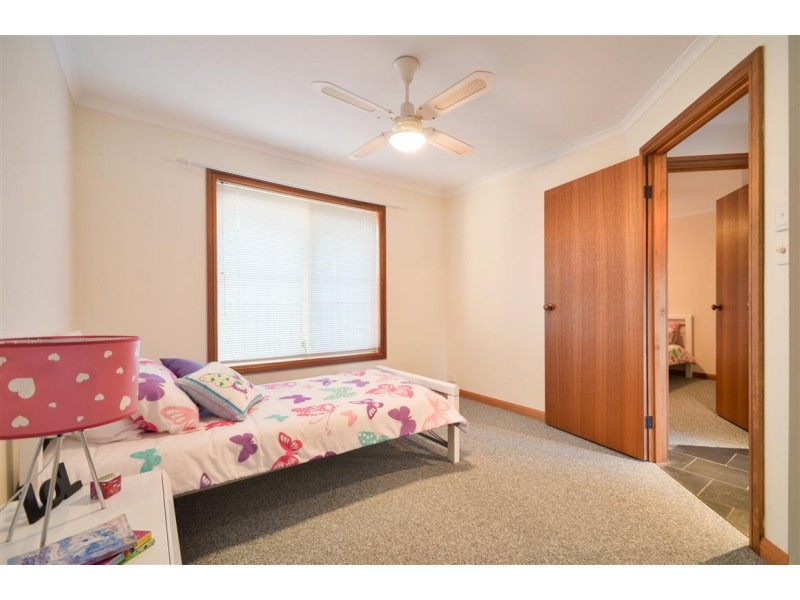 16 Brookland Valley Drive, Woodcroft SA 5162