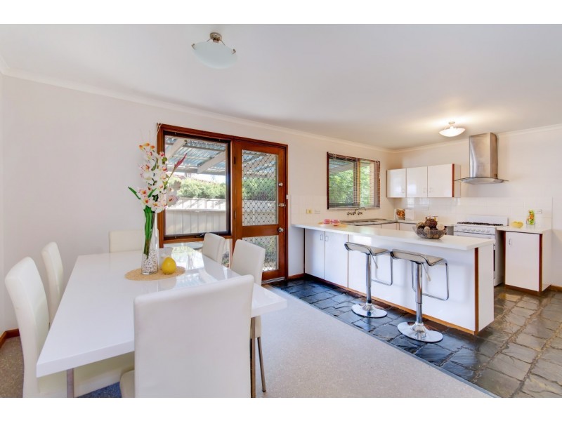 35 Troutbeck Crescent, Huntfield Heights SA 5163