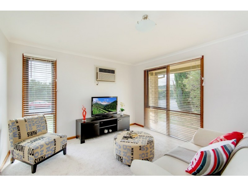 35 Troutbeck Crescent, Huntfield Heights SA 5163