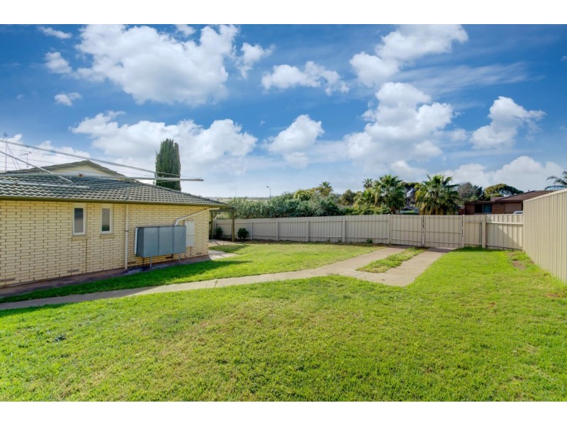 35 Troutbeck Crescent, Huntfield Heights SA 5163