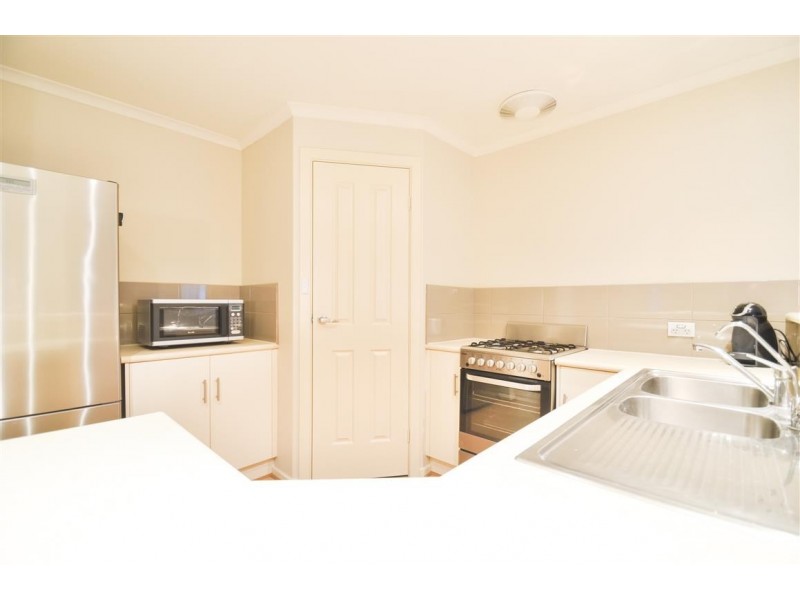 4 Bloomsbury Court, Woodcroft SA 5162