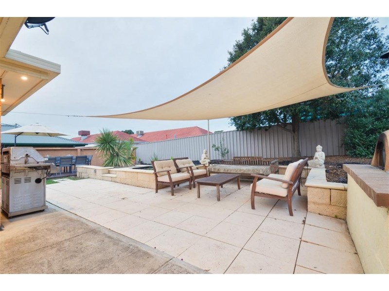 4 Bloomsbury Court, Woodcroft SA 5162