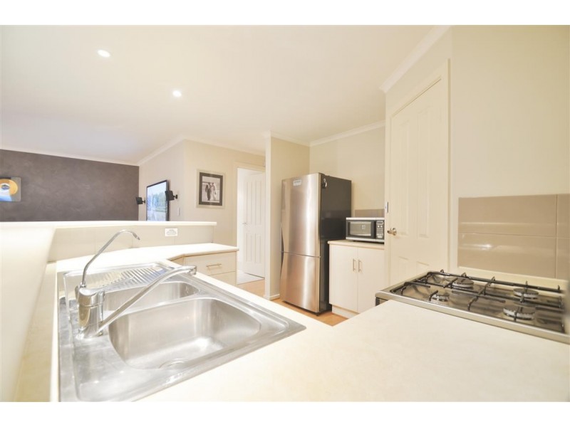 4 Bloomsbury Court, Woodcroft SA 5162