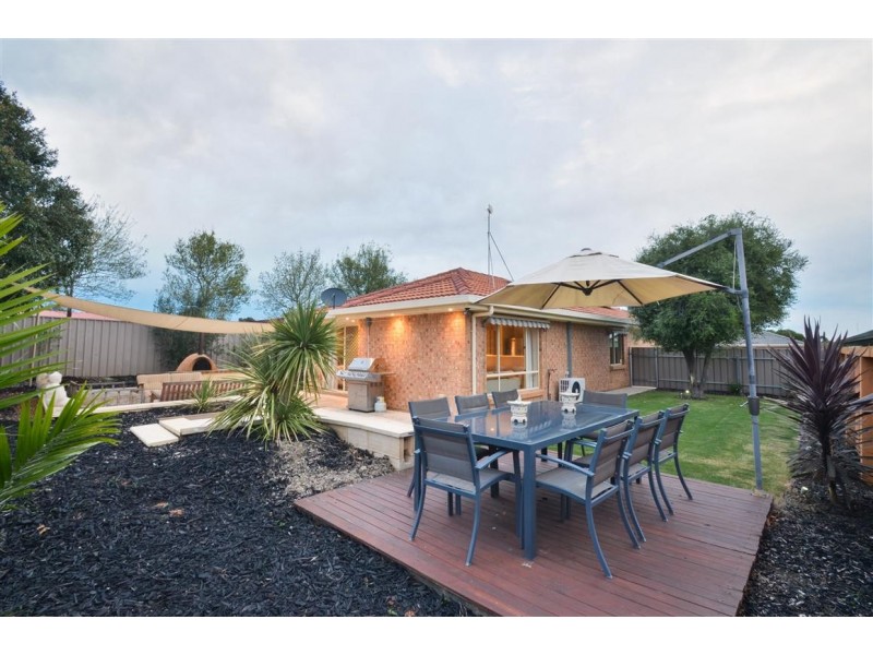 4 Bloomsbury Court, Woodcroft SA 5162