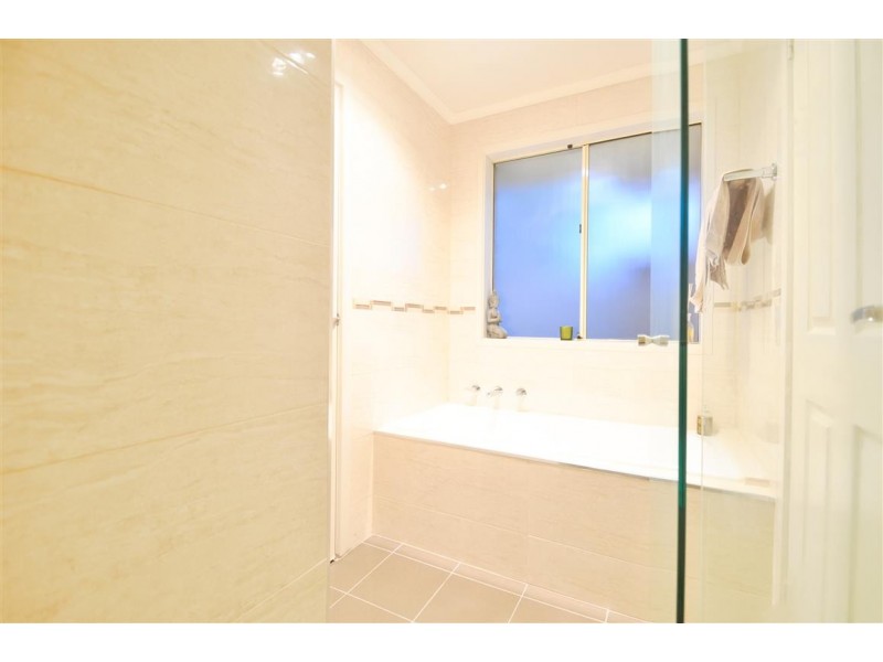 4 Bloomsbury Court, Woodcroft SA 5162