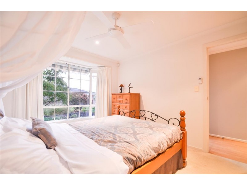 4 Bloomsbury Court, Woodcroft SA 5162