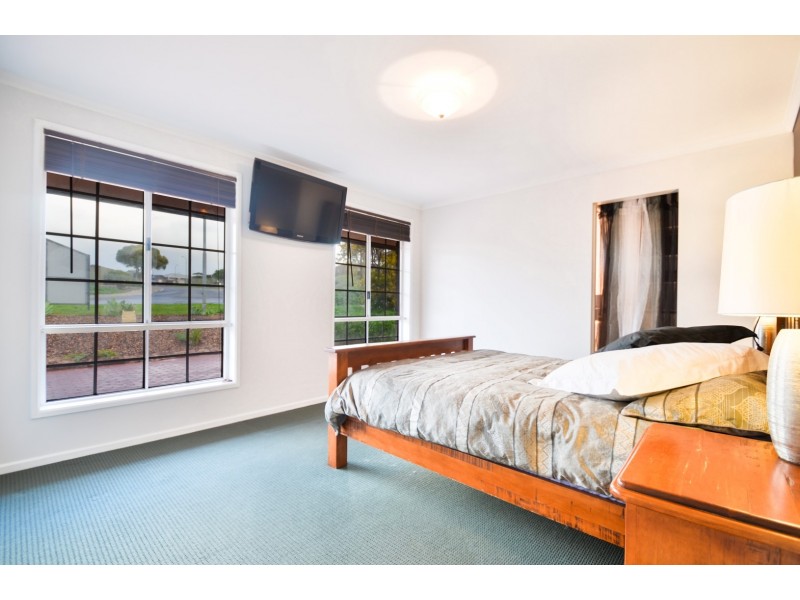 15 Goodrington Way, Moana SA 5169