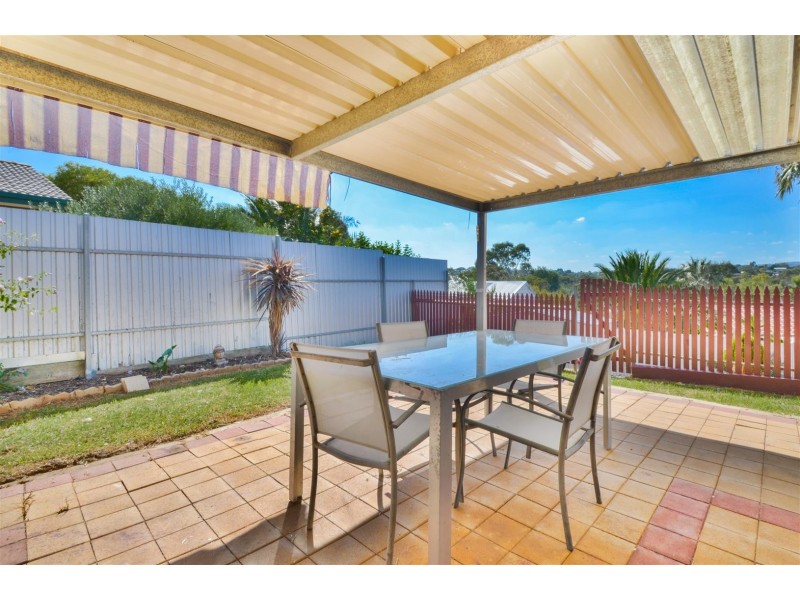 24 Featherstone Drive, Huntfield Heights SA 5163