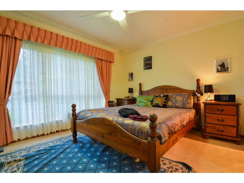 12 Dorrien Avenue, Woodcroft SA 5162