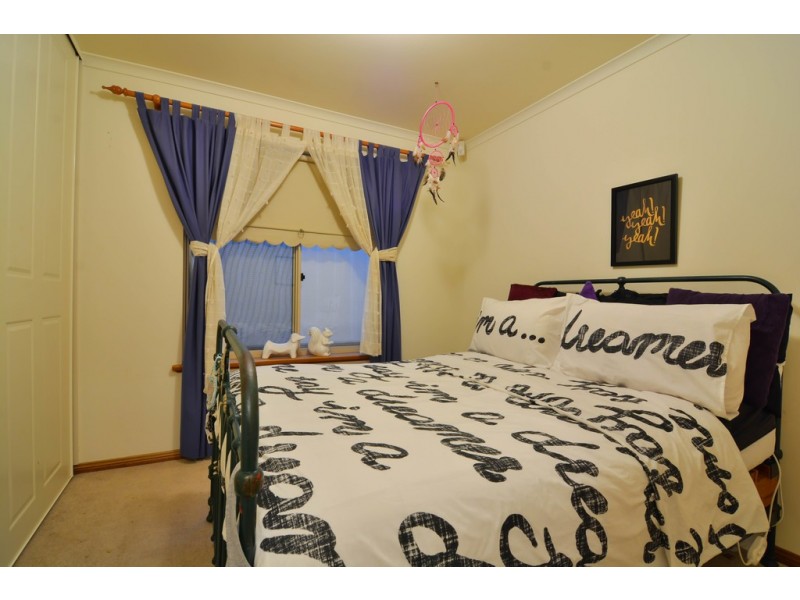 12 Dorrien Avenue, Woodcroft SA 5162