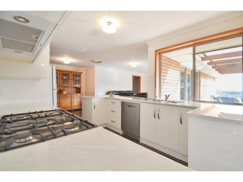 10 Farriers Way, Woodcroft SA 5162