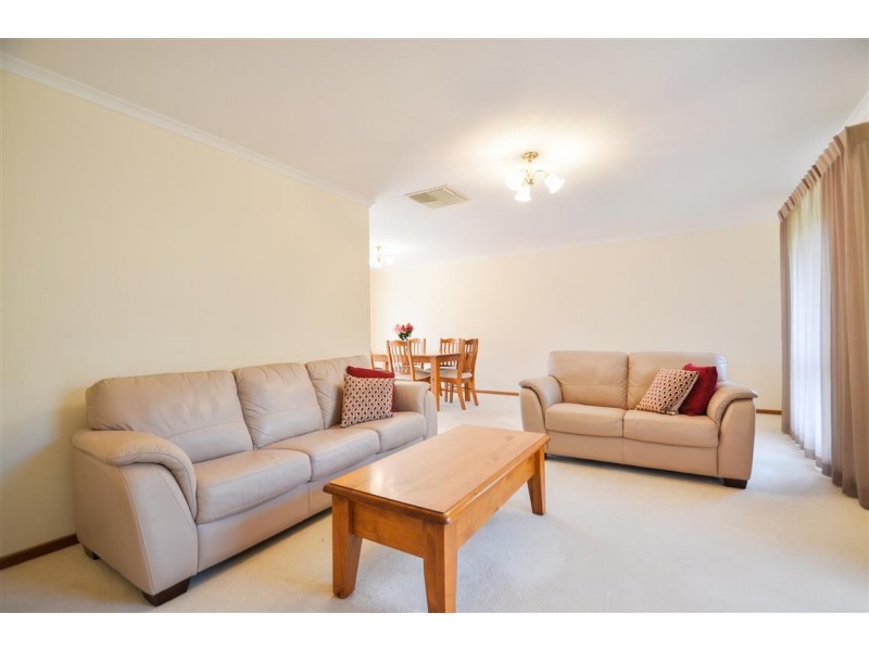 10 Farriers Way, Woodcroft SA 5162