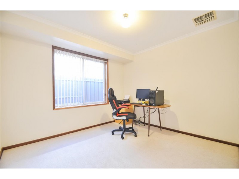 10 Farriers Way, Woodcroft SA 5162