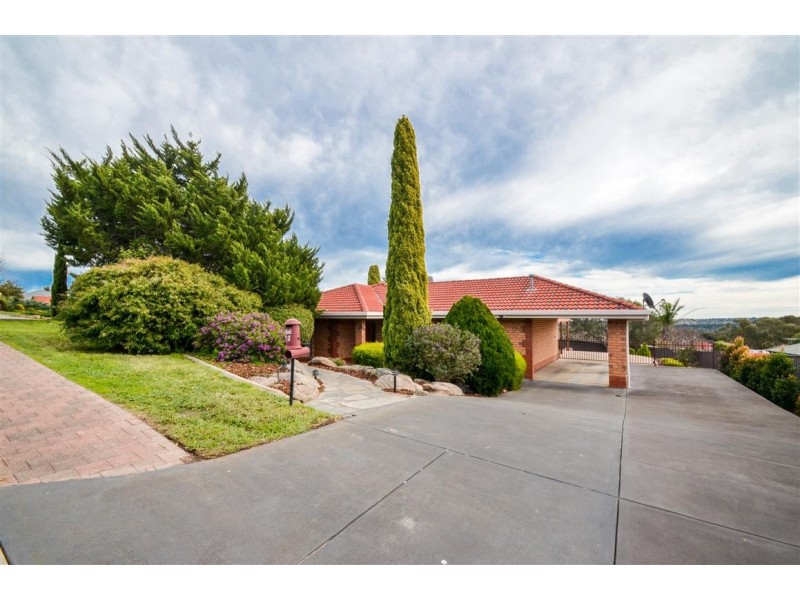 10 Farriers Way, Woodcroft SA 5162