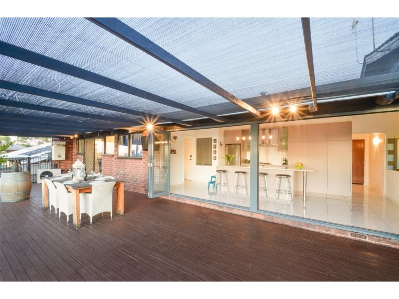 19 Madeline Crescent, Hallett Cove SA 5158