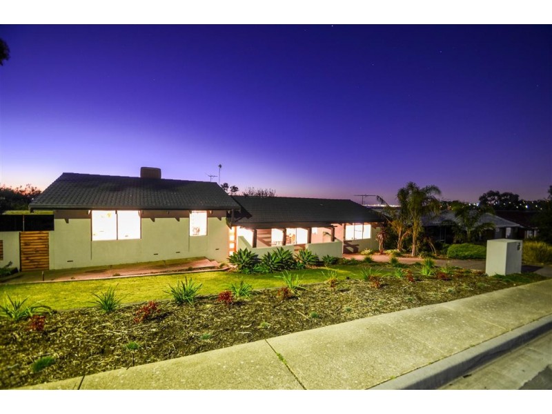 19 Madeline Crescent, Hallett Cove SA 5158