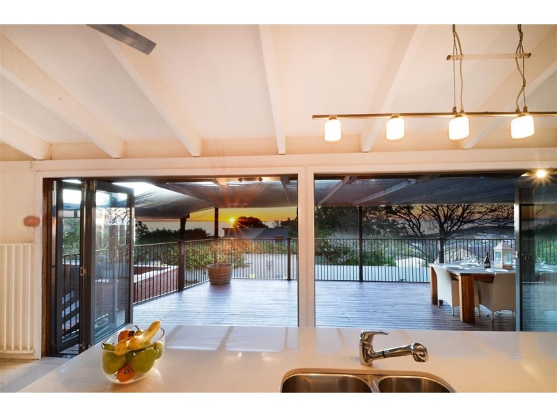 19 Madeline Crescent, Hallett Cove SA 5158