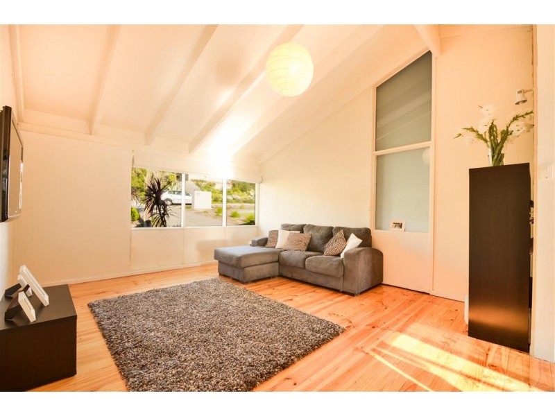 19 Madeline Crescent, Hallett Cove SA 5158