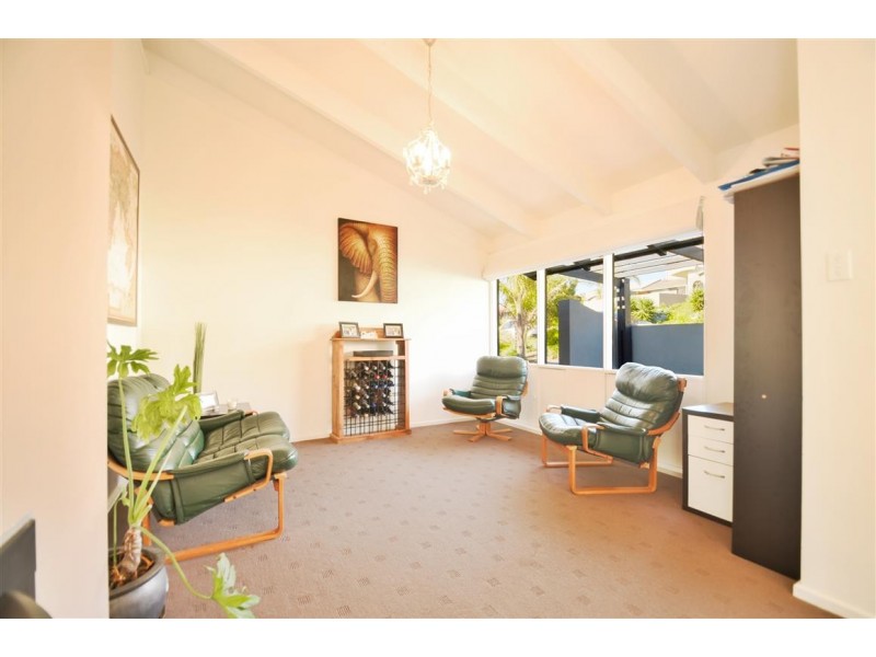 19 Madeline Crescent, Hallett Cove SA 5158