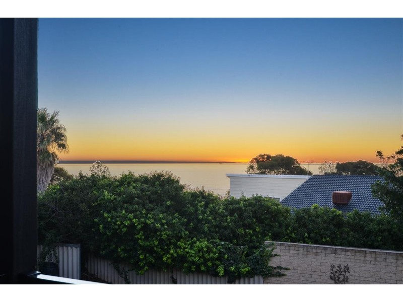 19 Madeline Crescent, Hallett Cove SA 5158