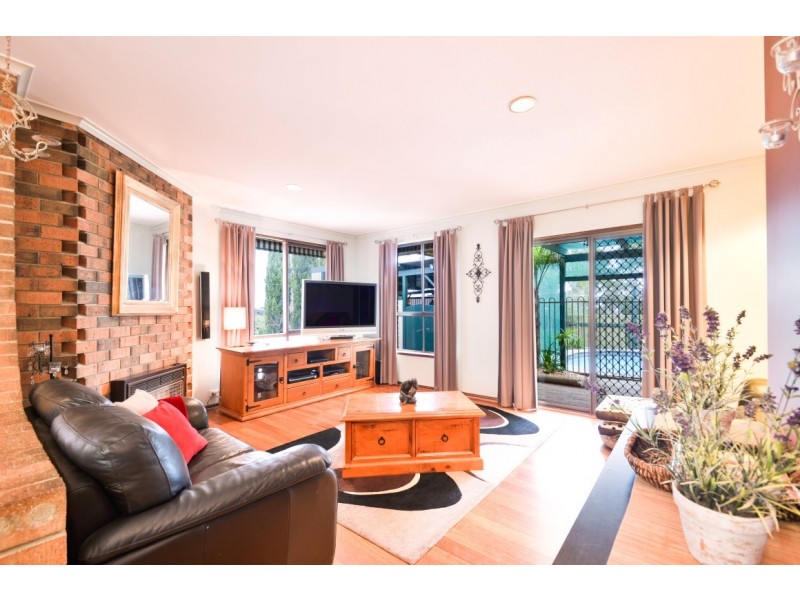 33 Grevillea Road, Aberfoyle Park SA 5159