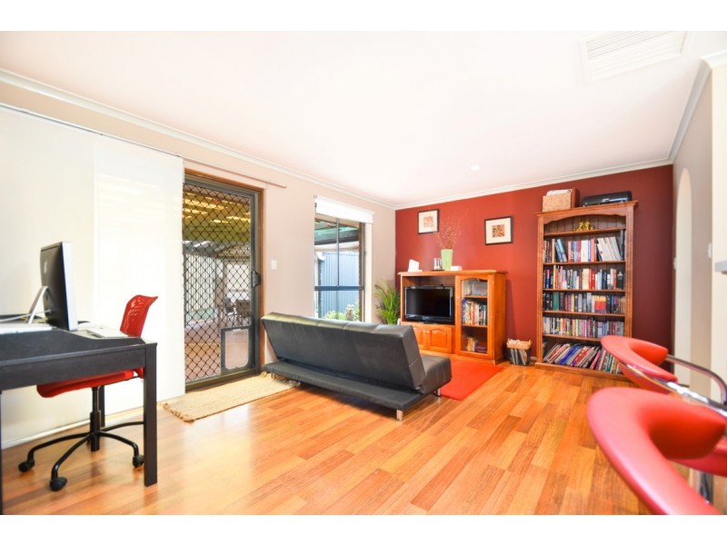 33 Grevillea Road, Aberfoyle Park SA 5159