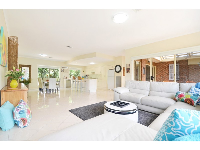 6 Hillside Court, Aberfoyle Park SA 5159