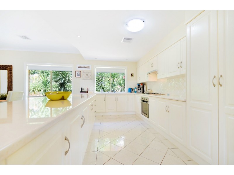 6 Hillside Court, Aberfoyle Park SA 5159