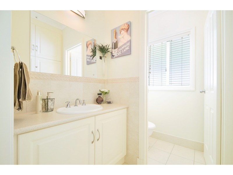 6 Hillside Court, Aberfoyle Park SA 5159