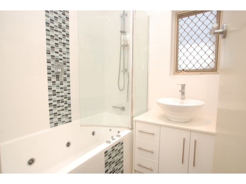 1 Farne Terrace, Marion SA 5043