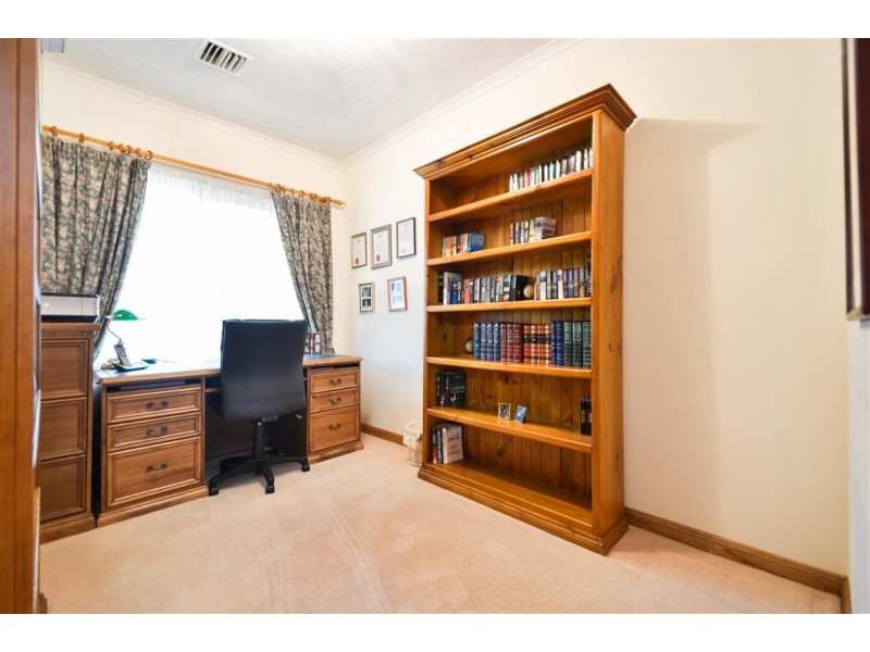 9 Piaffe Lane, Woodcroft SA 5162