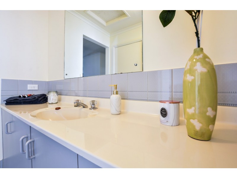 6 St Vincent Close, Aberfoyle Park SA 5159