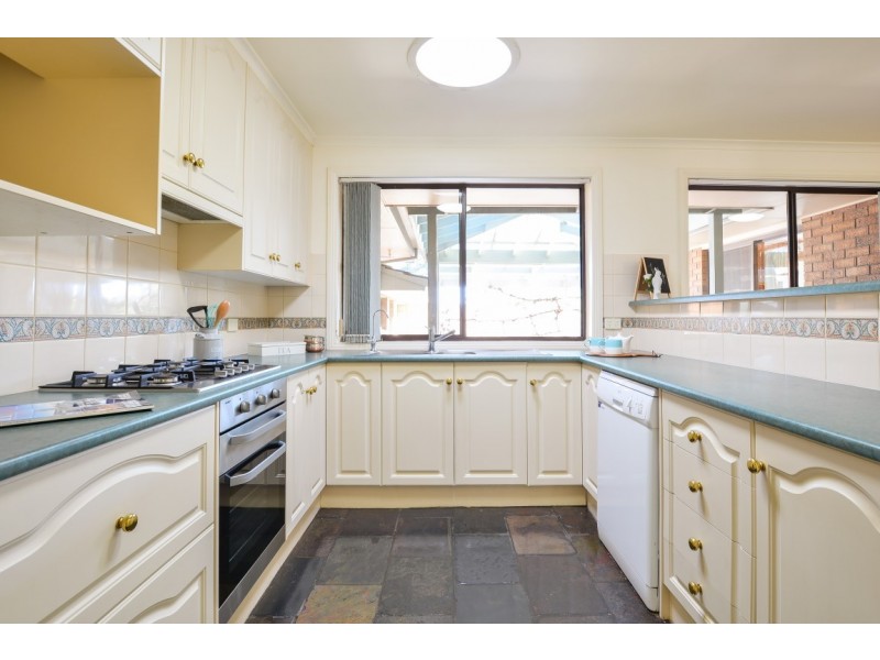 6 St Vincent Close, Aberfoyle Park SA 5159