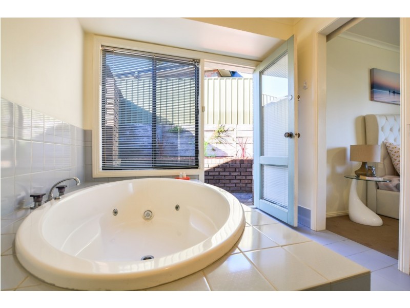 6 St Vincent Close, Aberfoyle Park SA 5159