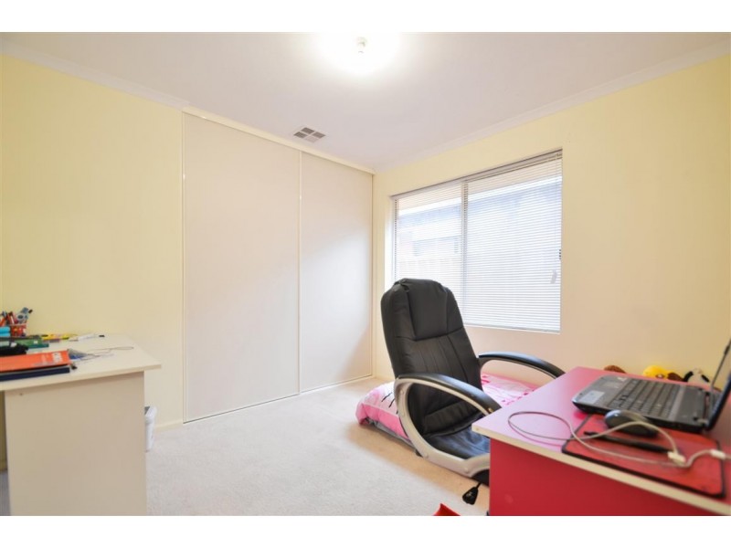 22 Verdant Parade, Woodcroft SA 5162