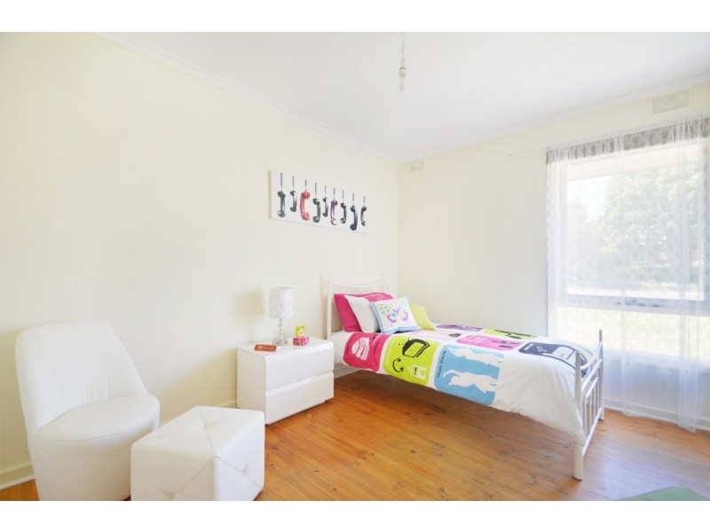 21 Edmund Street, Christie Downs SA 5164