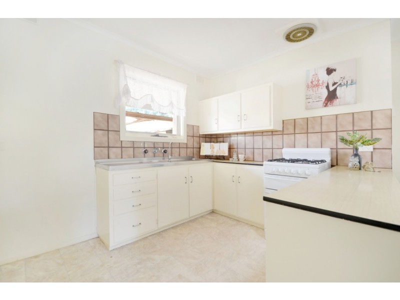 21 Edmund Street, Christie Downs SA 5164