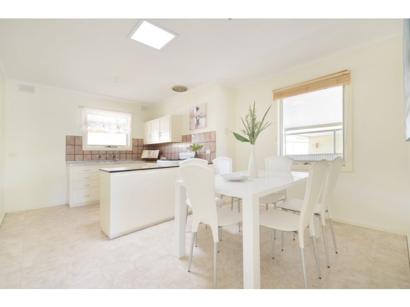 21 Edmund Street, Christie Downs SA 5164