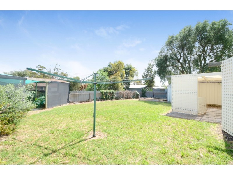 21 Edmund Street, Christie Downs SA 5164