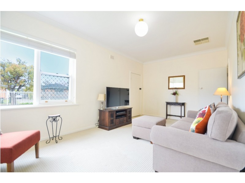 8 Fetlar Avenue, Marion SA 5043