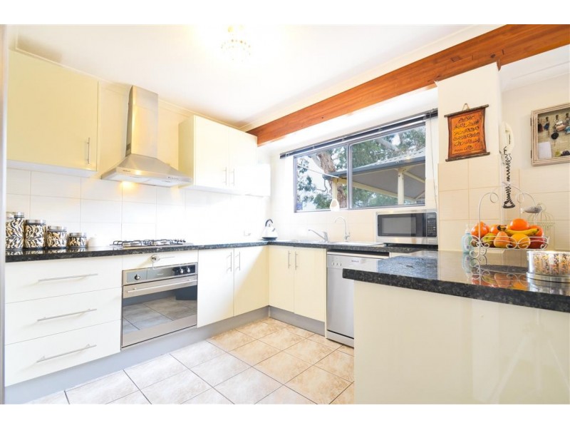 1 Devon Crescent, Happy Valley SA 5159