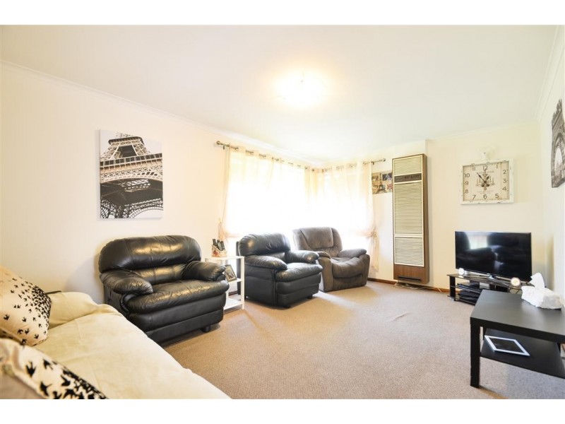 1 Devon Crescent, Happy Valley SA 5159