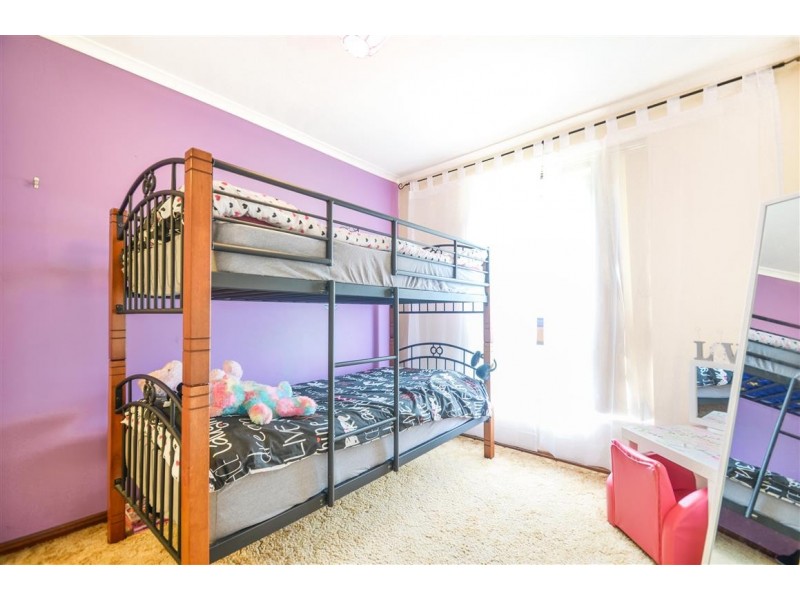 1 Devon Crescent, Happy Valley SA 5159