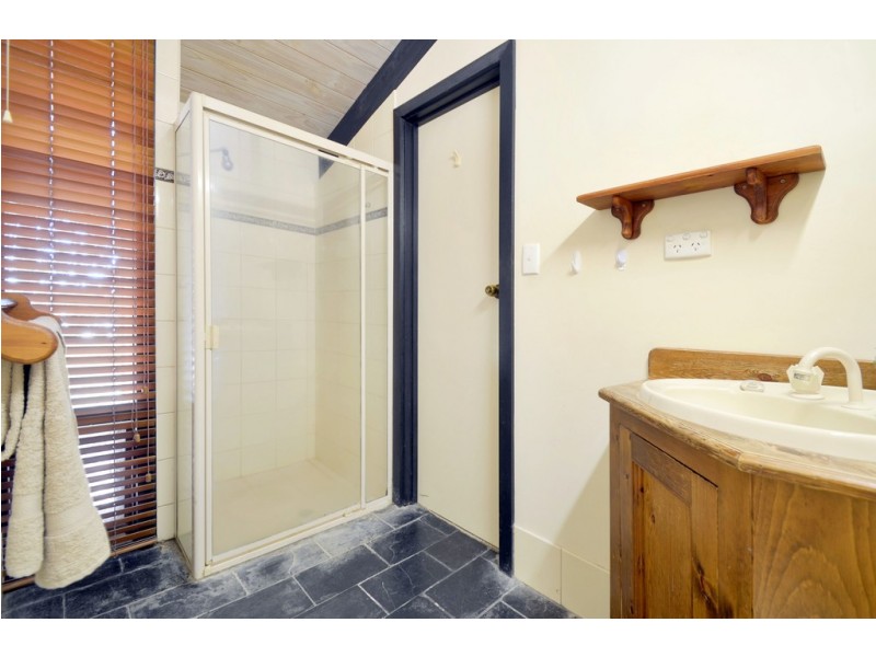 60 Oakridge Road, Aberfoyle Park SA 5159